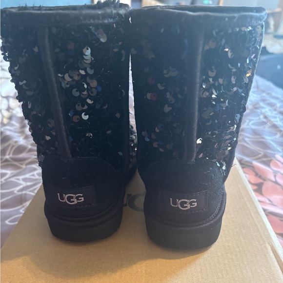 Kids sparkle Uggs - Picture 2 of 5